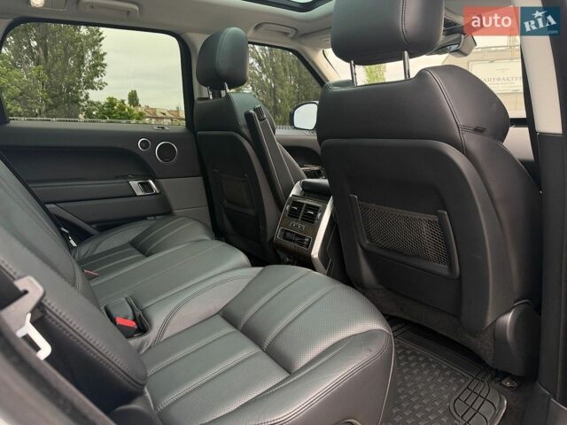 Білий Ленд Ровер Range Rover Sport, об'ємом двигуна 2.99 л та пробігом 142 тис. км за 29990 $, фото 12 на Automoto.ua