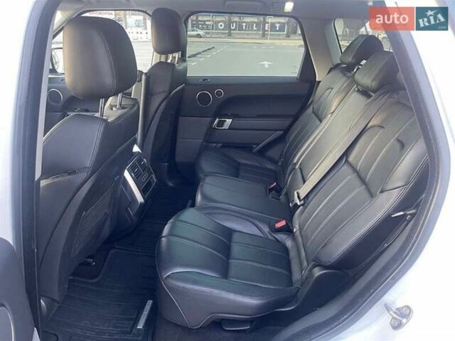Білий Ленд Ровер Range Rover Sport, об'ємом двигуна 2.99 л та пробігом 147 тис. км за 32000 $, фото 8 на Automoto.ua
