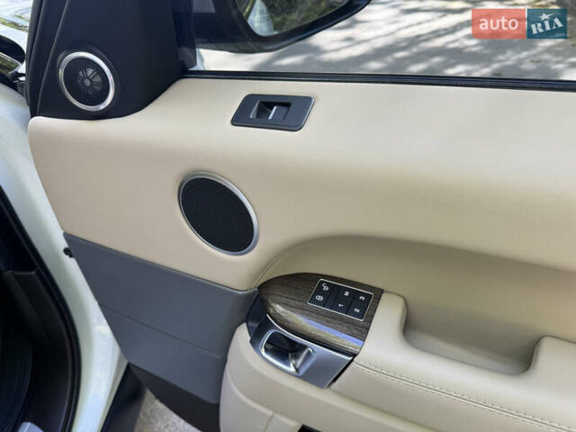 Белый Ленд Ровер Рендж Ровер Спорт, объемом двигателя 2.99 л и пробегом 175 тыс. км за 32100 $, фото 17 на Automoto.ua