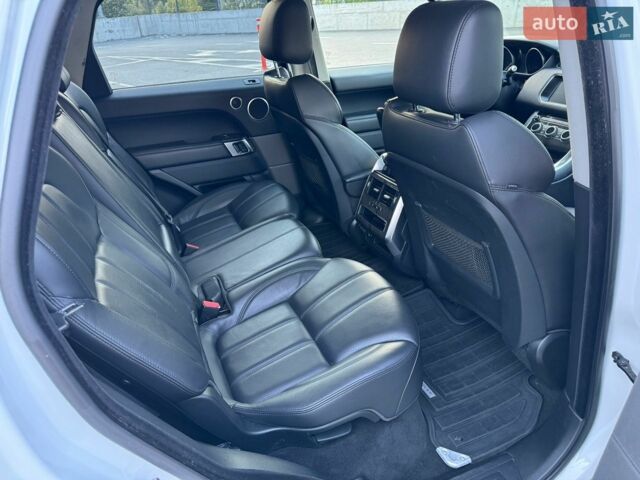 Білий Ленд Ровер Range Rover Sport, об'ємом двигуна 2.99 л та пробігом 172 тис. км за 29600 $, фото 11 на Automoto.ua
