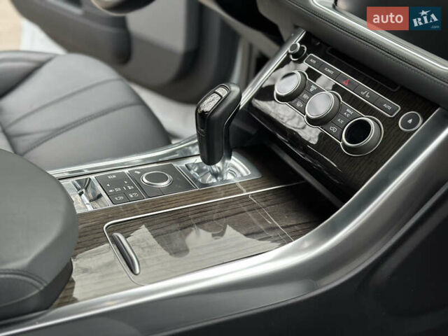 Белый Ленд Ровер Рендж Ровер Спорт, объемом двигателя 2.99 л и пробегом 63 тыс. км за 49000 $, фото 33 на Automoto.ua