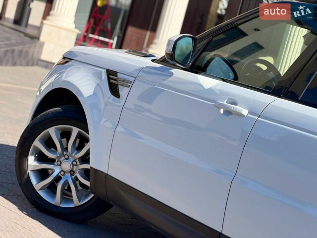 Білий Ленд Ровер Range Rover Sport, об'ємом двигуна 3 л та пробігом 211 тис. км за 22500 $, фото 17 на Automoto.ua