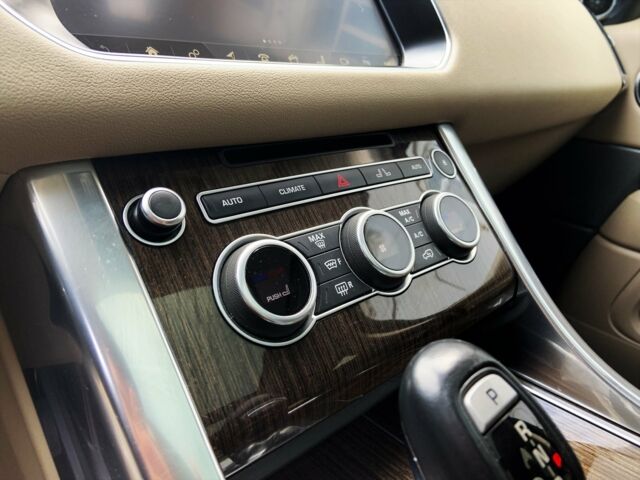 Білий Ленд Ровер Range Rover Sport, об'ємом двигуна 3 л та пробігом 40 тис. км за 58900 $, фото 26 на Automoto.ua