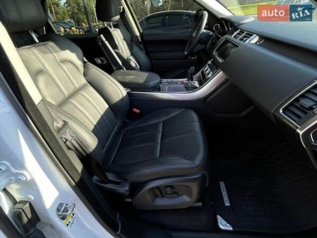 Білий Ленд Ровер Range Rover Sport, об'ємом двигуна 2.99 л та пробігом 147 тис. км за 32000 $, фото 26 на Automoto.ua