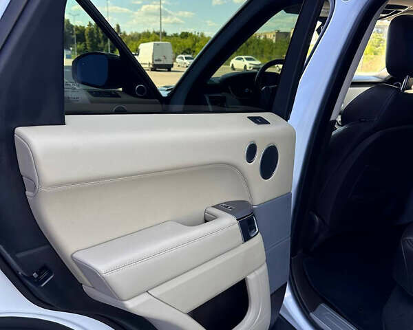 Білий Ленд Ровер Range Rover Sport, об'ємом двигуна 2.99 л та пробігом 151 тис. км за 32900 $, фото 25 на Automoto.ua