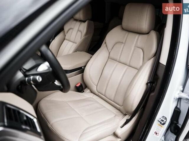 Білий Ленд Ровер Range Rover Sport, об'ємом двигуна 3 л та пробігом 114 тис. км за 38500 $, фото 7 на Automoto.ua