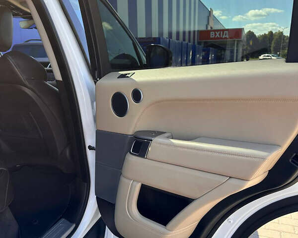 Білий Ленд Ровер Range Rover Sport, об'ємом двигуна 2.99 л та пробігом 151 тис. км за 32900 $, фото 35 на Automoto.ua