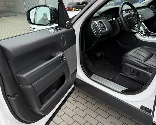 Білий Ленд Ровер Range Rover Sport, об'ємом двигуна 2.99 л та пробігом 167 тис. км за 42000 $, фото 9 на Automoto.ua