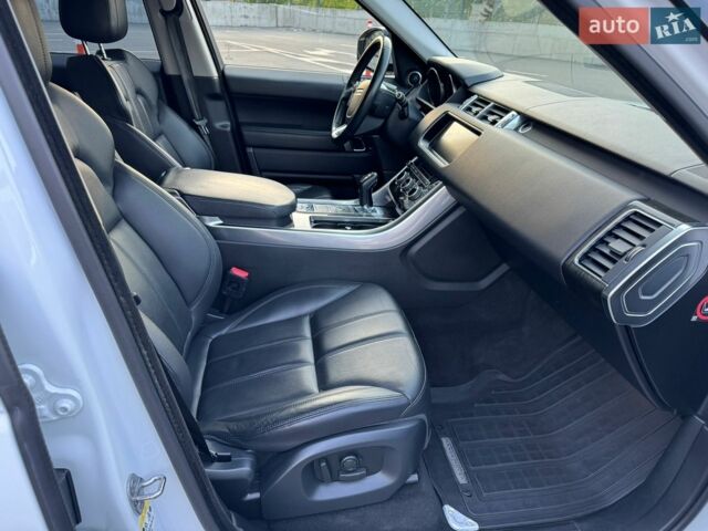 Білий Ленд Ровер Range Rover Sport, об'ємом двигуна 2.99 л та пробігом 172 тис. км за 29600 $, фото 10 на Automoto.ua