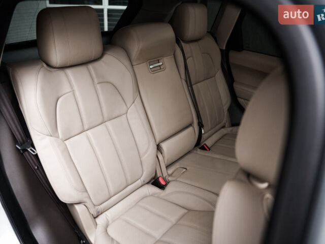 Білий Ленд Ровер Range Rover Sport, об'ємом двигуна 2.99 л та пробігом 110 тис. км за 31500 $, фото 23 на Automoto.ua