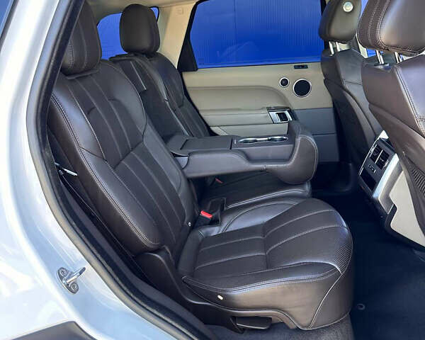 Білий Ленд Ровер Range Rover Sport, об'ємом двигуна 2.99 л та пробігом 151 тис. км за 32900 $, фото 34 на Automoto.ua