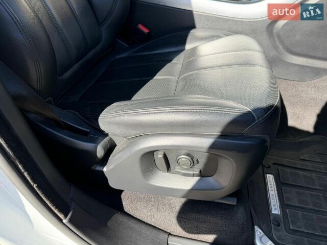 Білий Ленд Ровер Range Rover Sport, об'ємом двигуна 3 л та пробігом 211 тис. км за 22500 $, фото 29 на Automoto.ua