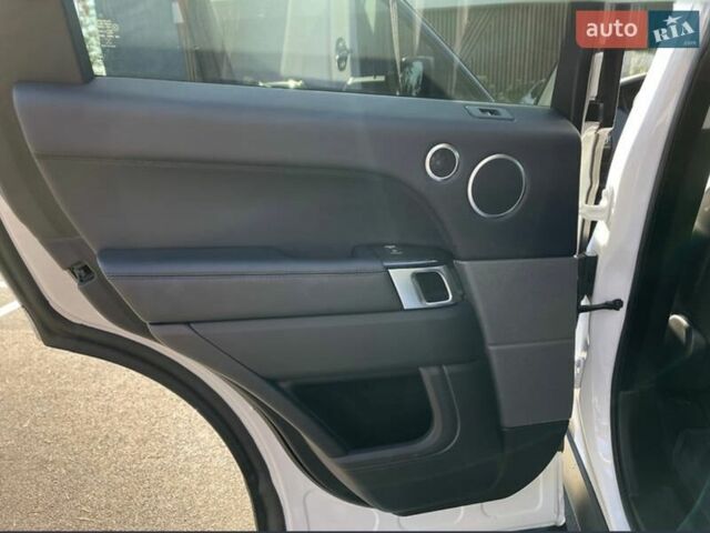 Білий Ленд Ровер Range Rover Sport, об'ємом двигуна 2.99 л та пробігом 147 тис. км за 32000 $, фото 21 на Automoto.ua