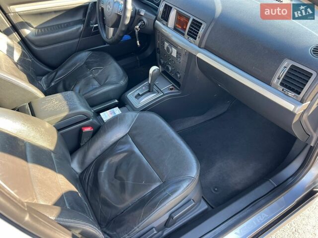 Білий Ленд Ровер Range Rover Sport, об'ємом двигуна 2 л та пробігом 180 тис. км за 34900 $, фото 33 на Automoto.ua
