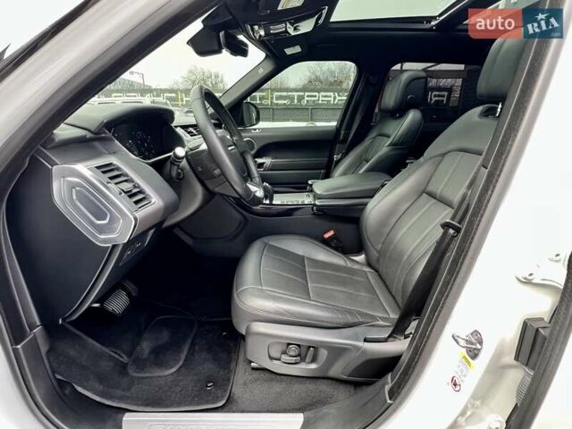 Білий Ленд Ровер Range Rover Sport, об'ємом двигуна 3 л та пробігом 179 тис. км за 34900 $, фото 19 на Automoto.ua