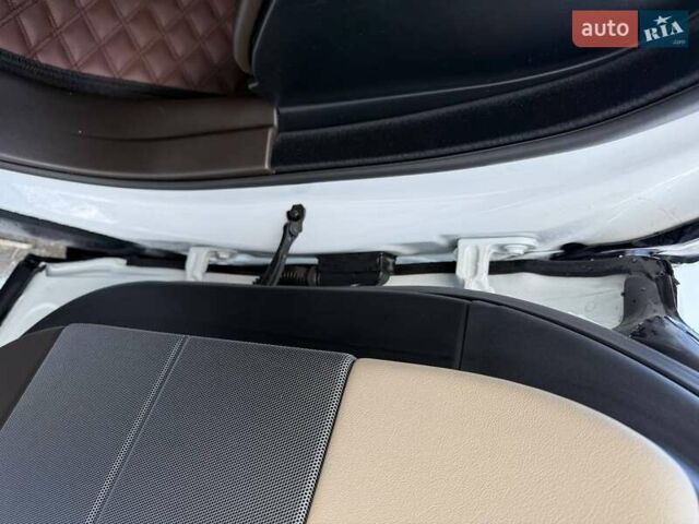 Білий Ленд Ровер Range Rover Sport, об'ємом двигуна 3 л та пробігом 142 тис. км за 34900 $, фото 72 на Automoto.ua