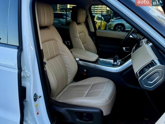 Білий Ленд Ровер Range Rover Sport, об'ємом двигуна 3 л та пробігом 144 тис. км за 32900 $, фото 30 на Automoto.ua