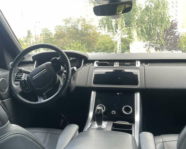 Білий Ленд Ровер Range Rover Sport, об'ємом двигуна 3 л та пробігом 130 тис. км за 35600 $, фото 47 на Automoto.ua