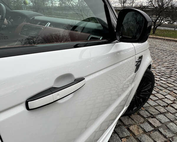 Белый Ленд Ровер Рендж Ровер Спорт, объемом двигателя 5 л и пробегом 100 тыс. км за 58000 $, фото 10 на Automoto.ua