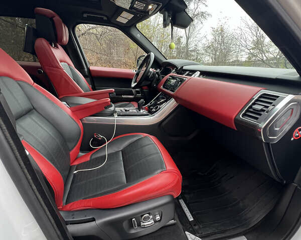 Белый Ленд Ровер Рендж Ровер Спорт, объемом двигателя 5 л и пробегом 100 тыс. км за 58000 $, фото 46 на Automoto.ua