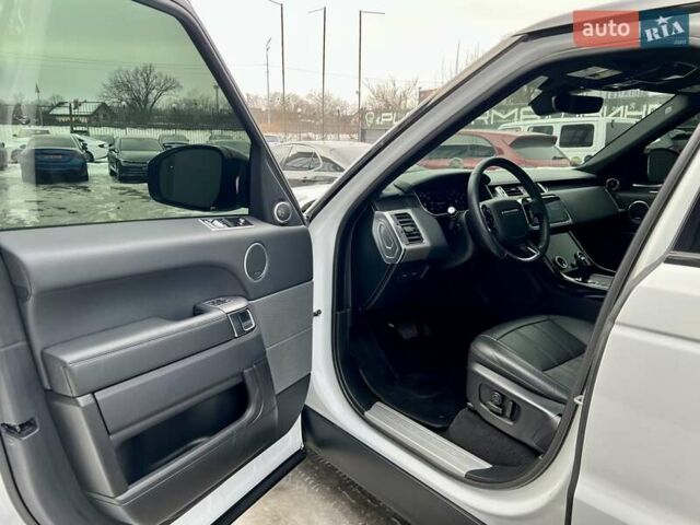 Білий Ленд Ровер Range Rover Sport, об'ємом двигуна 3 л та пробігом 179 тис. км за 34900 $, фото 13 на Automoto.ua