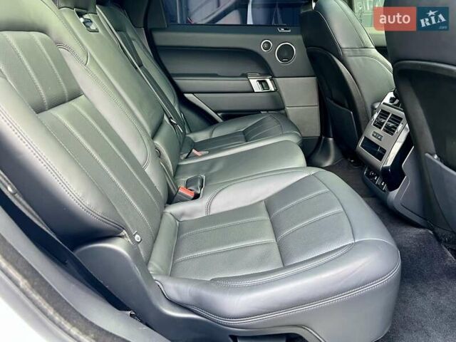 Білий Ленд Ровер Range Rover Sport, об'ємом двигуна 3 л та пробігом 179 тис. км за 34900 $, фото 43 на Automoto.ua