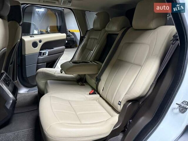Білий Ленд Ровер Range Rover Sport, об'ємом двигуна 2 л та пробігом 76 тис. км за 45500 $, фото 53 на Automoto.ua