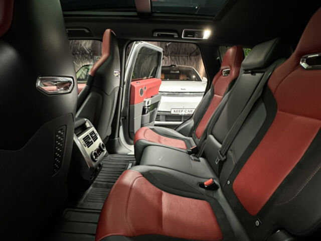 Білий Ленд Ровер Range Rover Sport, об'ємом двигуна 5 л та пробігом 73 тис. км за 64000 $, фото 44 на Automoto.ua
