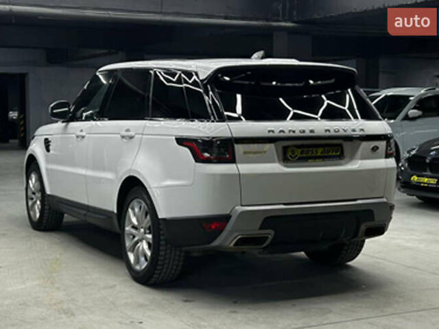 Белый Ленд Ровер Рендж Ровер Спорт, объемом двигателя 3 л и пробегом 207 тыс. км за 34700 $, фото 5 на Automoto.ua