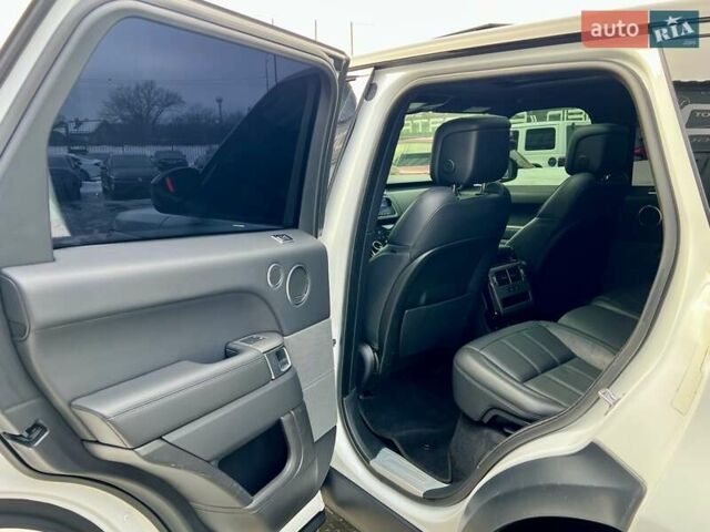 Білий Ленд Ровер Range Rover Sport, об'ємом двигуна 3 л та пробігом 179 тис. км за 34900 $, фото 23 на Automoto.ua