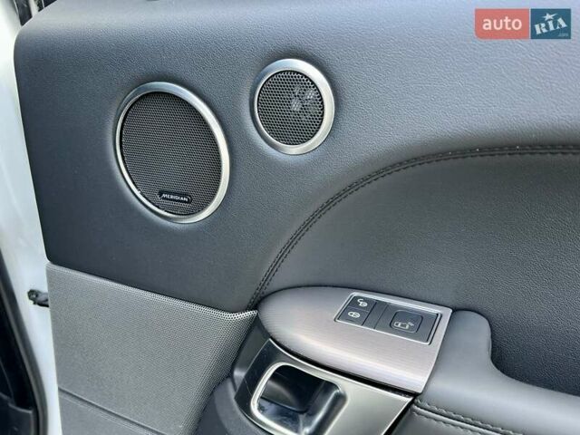 Білий Ленд Ровер Range Rover Sport, об'ємом двигуна 3 л та пробігом 179 тис. км за 34900 $, фото 42 на Automoto.ua