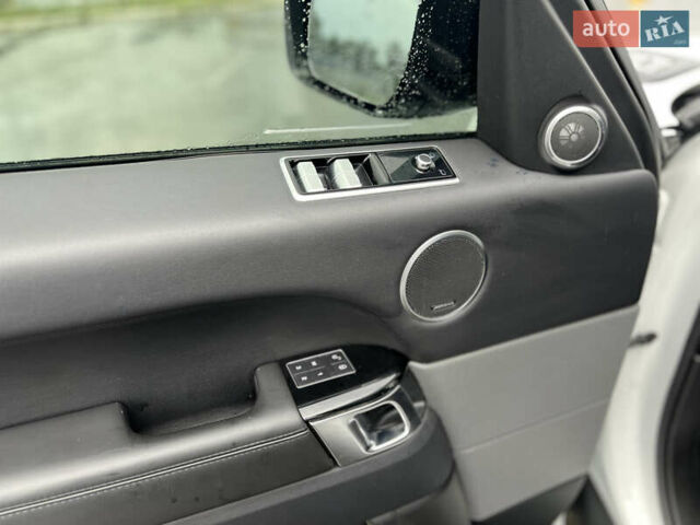 Белый Ленд Ровер Рендж Ровер Спорт, объемом двигателя 3 л и пробегом 106 тыс. км за 39900 $, фото 7 на Automoto.ua