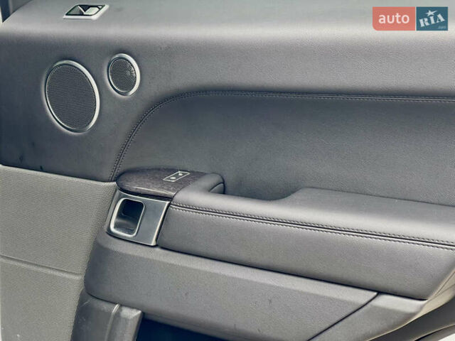 Белый Ленд Ровер Рендж Ровер Спорт, объемом двигателя 2 л и пробегом 91 тыс. км за 46000 $, фото 29 на Automoto.ua