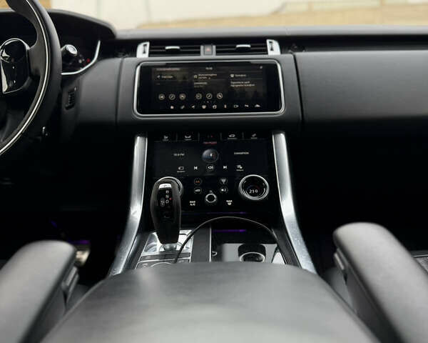 Білий Ленд Ровер Range Rover Sport, об'ємом двигуна 3 л та пробігом 96 тис. км за 37500 $, фото 82 на Automoto.ua