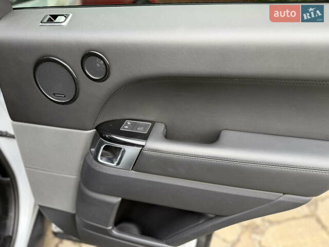 Білий Ленд Ровер Range Rover Sport, об'ємом двигуна 3 л та пробігом 96 тис. км за 37500 $, фото 59 на Automoto.ua