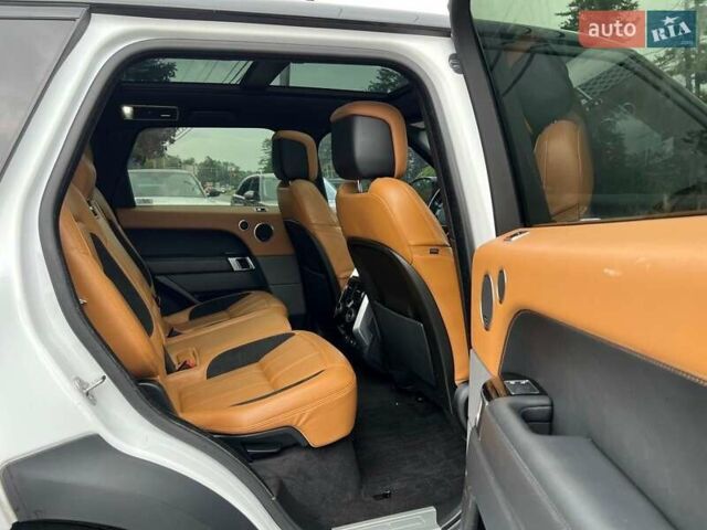 Білий Ленд Ровер Range Rover Sport, об'ємом двигуна 5 л та пробігом 183 тис. км за 37000 $, фото 5 на Automoto.ua