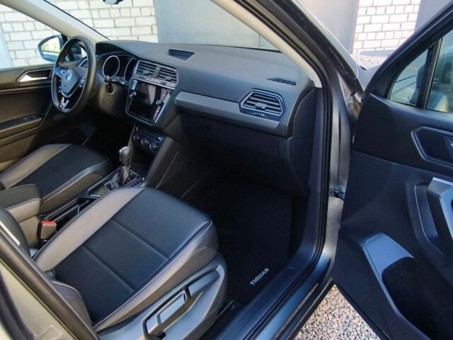 Білий Ленд Ровер Range Rover Sport, об'ємом двигуна 2 л та пробігом 180 тис. км за 34900 $, фото 9 на Automoto.ua