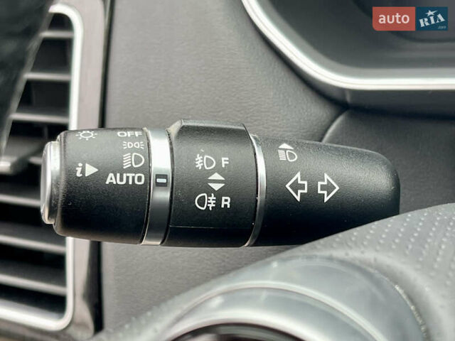 Белый Ленд Ровер Рендж Ровер Спорт, объемом двигателя 2 л и пробегом 92 тыс. км за 38980 $, фото 26 на Automoto.ua