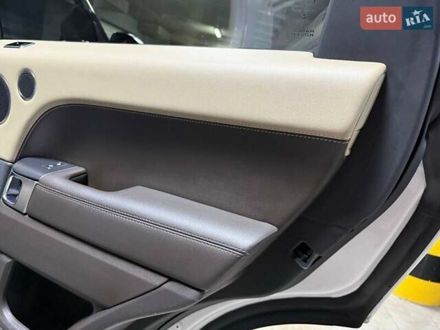 Білий Ленд Ровер Range Rover Sport, об'ємом двигуна 2 л та пробігом 76 тис. км за 45500 $, фото 60 на Automoto.ua