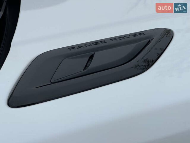 Белый Ленд Ровер Рендж Ровер Спорт, объемом двигателя 2 л и пробегом 91 тыс. км за 46000 $, фото 9 на Automoto.ua