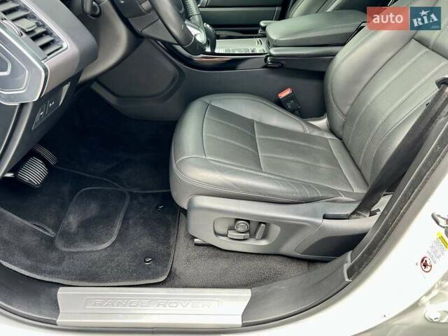 Білий Ленд Ровер Range Rover Sport, об'ємом двигуна 3 л та пробігом 179 тис. км за 34900 $, фото 18 на Automoto.ua