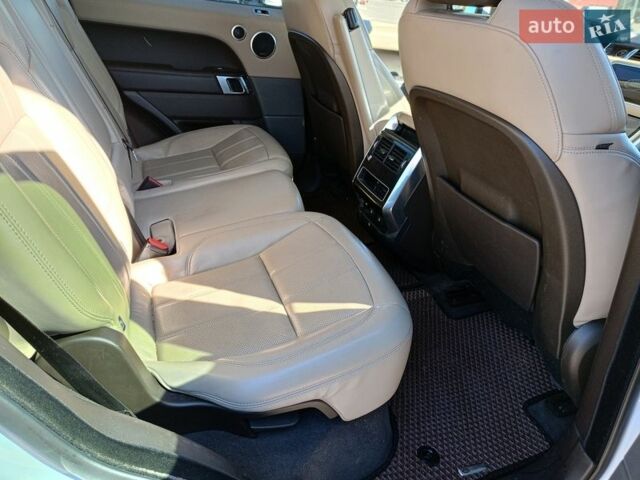 Белый Ленд Ровер Рендж Ровер Спорт, объемом двигателя 2 л и пробегом 120 тыс. км за 38400 $, фото 25 на Automoto.ua