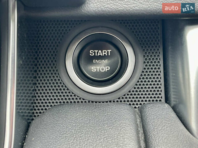 Белый Ленд Ровер Рендж Ровер Спорт, объемом двигателя 2 л и пробегом 92 тыс. км за 38980 $, фото 39 на Automoto.ua