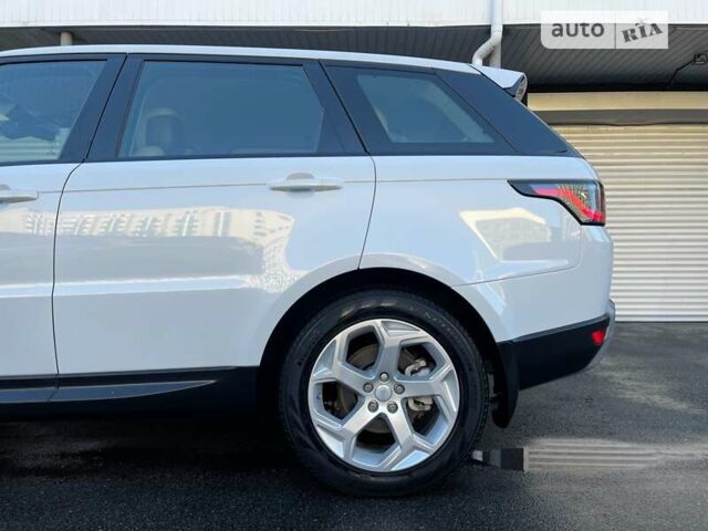 Білий Ленд Ровер Range Rover Sport, об'ємом двигуна 2 л та пробігом 52 тис. км за 67900 $, фото 28 на Automoto.ua