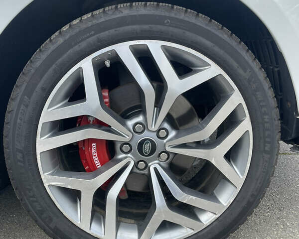 Білий Ленд Ровер Range Rover Sport, об'ємом двигуна 3 л та пробігом 130 тис. км за 35600 $, фото 51 на Automoto.ua