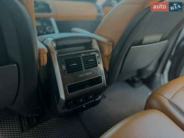 Білий Ленд Ровер Range Rover Sport, об'ємом двигуна 2.99 л та пробігом 210 тис. км за 29500 $, фото 62 на Automoto.ua