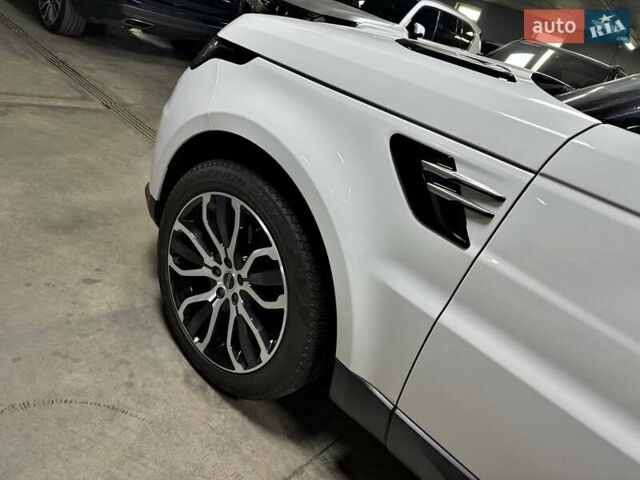 Білий Ленд Ровер Range Rover Sport, об'ємом двигуна 2 л та пробігом 76 тис. км за 45500 $, фото 25 на Automoto.ua