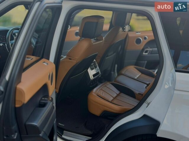 Білий Ленд Ровер Range Rover Sport, об'ємом двигуна 2.99 л та пробігом 210 тис. км за 29500 $, фото 58 на Automoto.ua