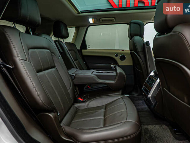 Білий Ленд Ровер Range Rover Sport, об'ємом двигуна 3 л та пробігом 102 тис. км за 48704 $, фото 25 на Automoto.ua
