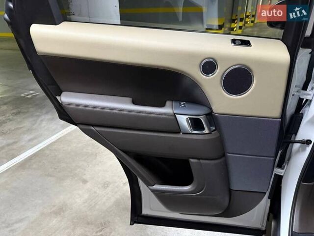 Білий Ленд Ровер Range Rover Sport, об'ємом двигуна 2 л та пробігом 76 тис. км за 45500 $, фото 48 на Automoto.ua